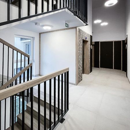 Apartament Sloneczny Kamienica Grochow With Free Parking Варшава Экстерьер фото
