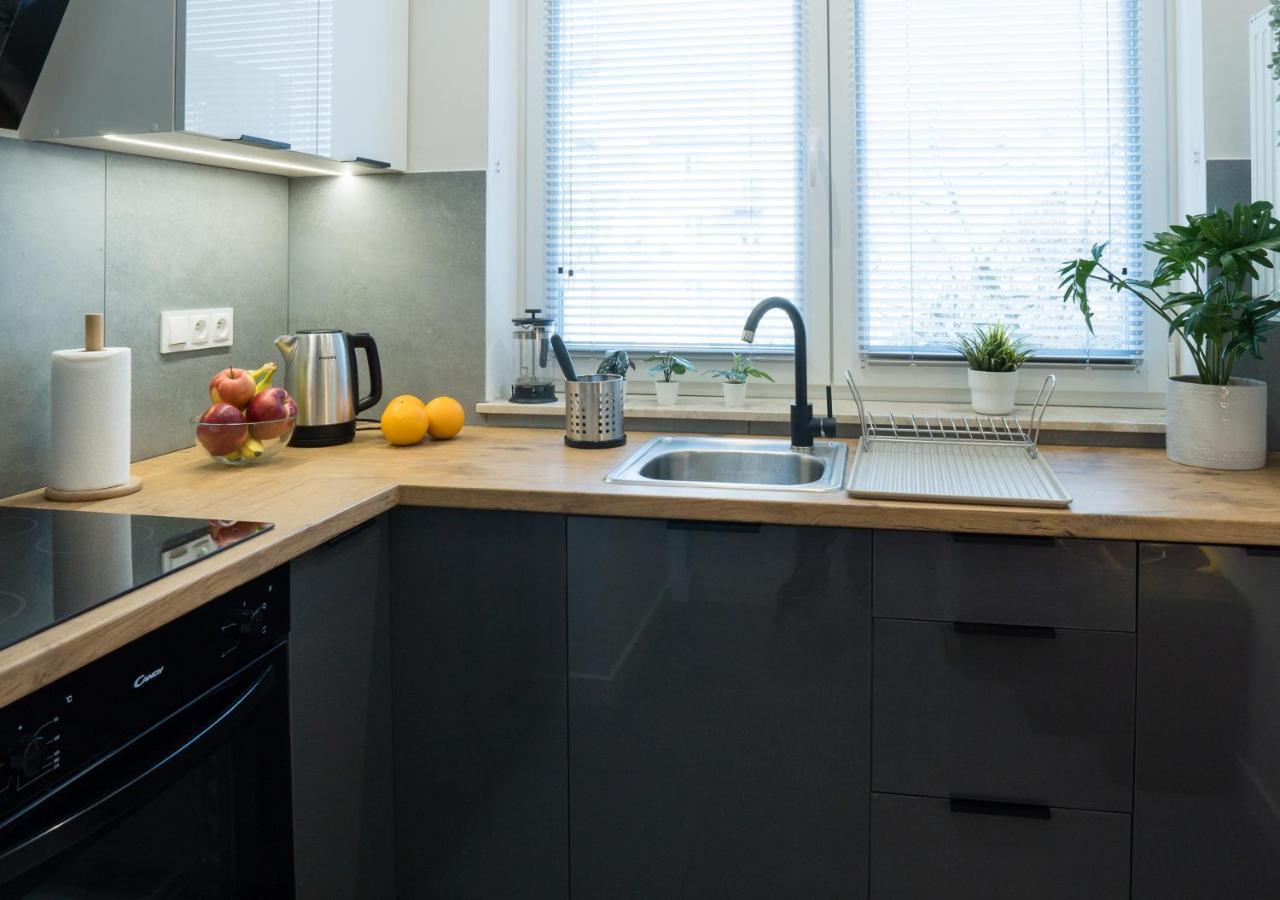 Apartament Sloneczny Kamienica Grochow With Free Parking Варшава Экстерьер фото
